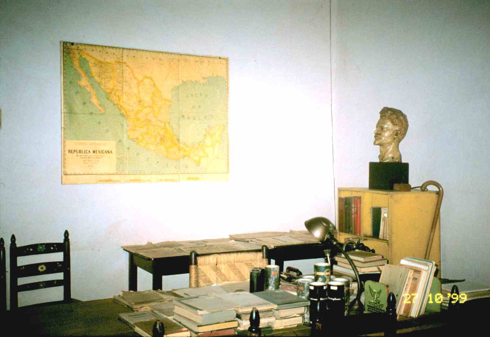 Lev Trotski istui työpöytänsä ääressä, kun stalinisti Ramon Mercader iski
jääpiikin hänen kallonsa läpi 20. elokuuta 1940.
