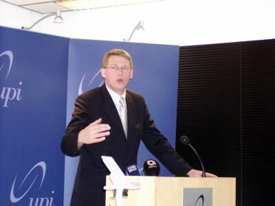 Pääministeri Matti Vanhanen kehotti pitämään jalat maassa yhtenäisessä ja tehokkaassa Euroopassa.