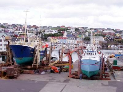 Färsaaret elää kalastuksesta. Kuva saarimaakunnan pääkaupungista Tórshavnista.